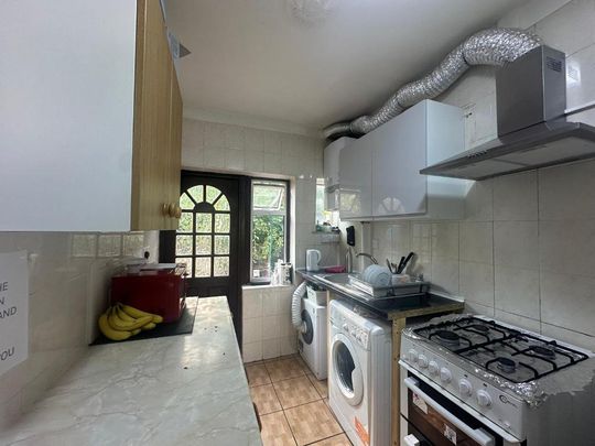 Hoylake Road, East Acton, London, W3 7NP - Photo 1