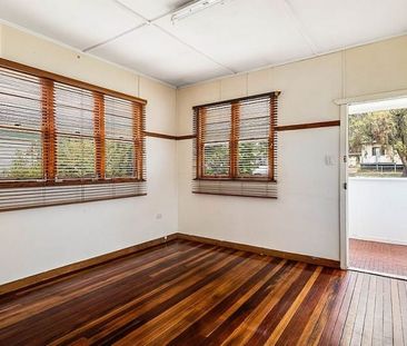 21 Park St Wilsonton - Photo 2