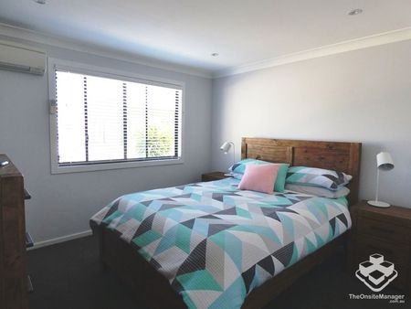 4 BEDROOM LUXURY TOWNHOUSE - Photo 5