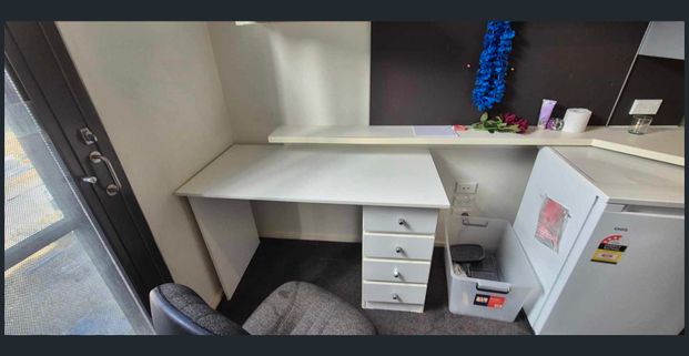 ???? Carlton Central Studio Apartment | Steps to UniMelb & CBD | $370pw - Photo 1