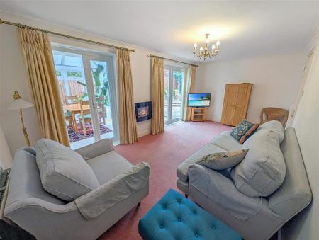 2 bedroom detached bungalow to rent - Photo 2