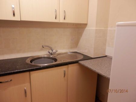 Price £780 pcm - Available 04/12/2025 - Unfurnished - Photo 3