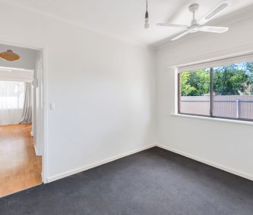 Spacious 2 bedroom unit close to City and Norwood. - Photo 4