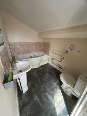 1 bedroom flat to rent - Photo 4
