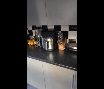 Room in a Shared Flat, Hargwyne Street, SW9 - Photo 4