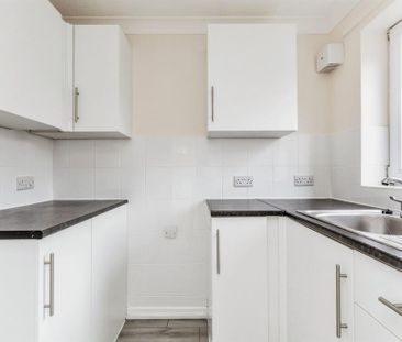 1 bedroom retirement property to rent - Photo 5