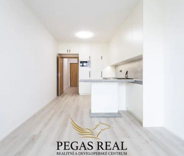 Pronájem bytu 1+kk 30 m - Fotografie 6