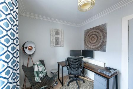 4 bedroom terraced house to rent - Photo 2