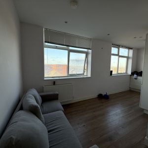 Buckingham Street, Aylesbury - Photo 2