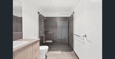 Modern Comfort and Convenience in a Prime Location - Photo 2