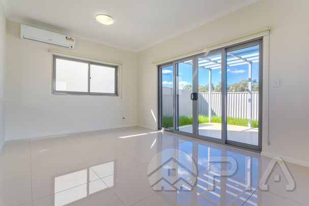52 Culgoa Bend Villawood - Photo 1