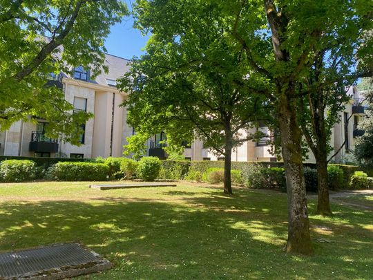 Appartement Versailles 2 pièce(s) 66.77 m2 - Photo 1