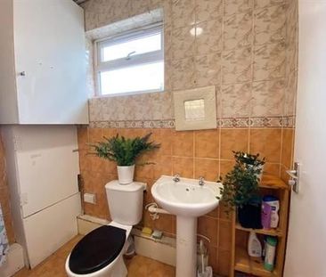 Room in a Shared Flat, Newham Way, E16 - Photo 1