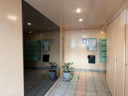 Location Appartement 2 pièces 48m² AIX LES BAINS 73100 - Photo 4