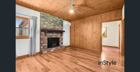 3 Bedroom Home Conveniently Located On Stirling Fringe - Photo 2