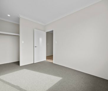 Spacious Coastal Living Designed for the Modern Family - Photo 6