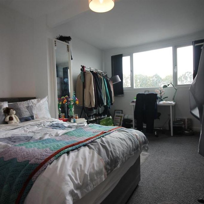 5 bedroom house to rent - Photo 1