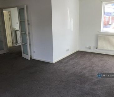 4 bedroom detached house to rent - Photo 2