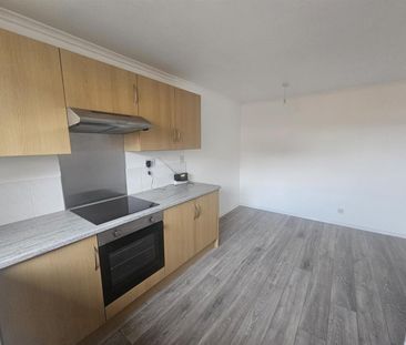 2 bedroom House To Let - Photo 2