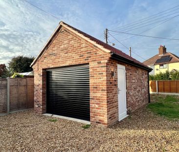 The Street, Bury St. Edmunds, Holywell Row - Photo 6