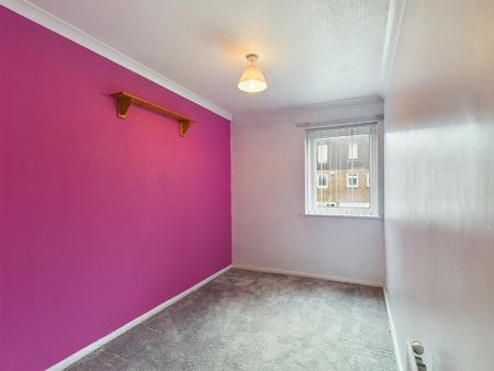 3 bedroom end of terrace house to rent - Photo 3