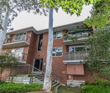 Prime location 2 bedroom apartment - Photo 3
