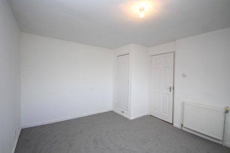 2 bedroom end of terrace house to rent - Photo 4