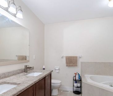 For Lease - 9 Roxton Crescent, Brampton, Ontario - Photo 2