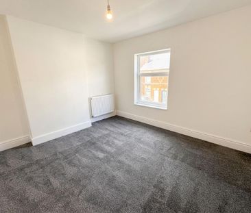 2 bedroom semi-detached house to rent - Photo 3