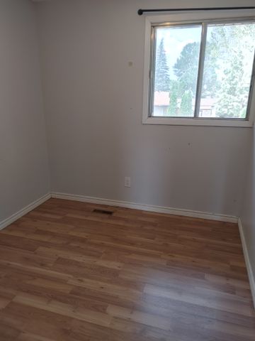 2819 7th Ave East - Photo 4