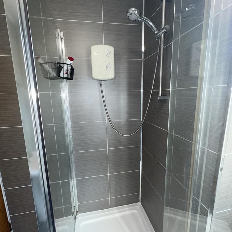 5 bedroom terraced house to rent - Photo 1