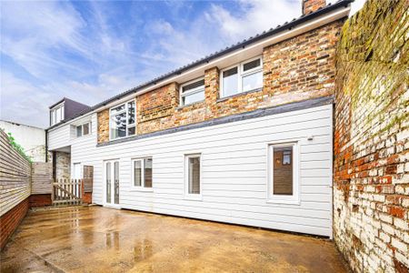 1 bed Flat for rent - Photo 5