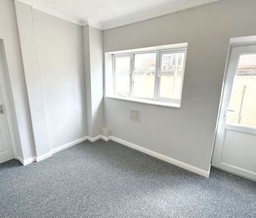 2 Bedroom Flat, Buckingham Road, Brighton - Photo 1