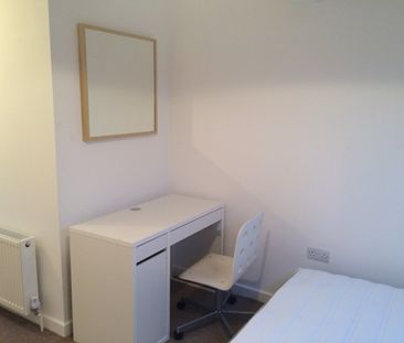 Burnt Oak Terrace - Photo 4