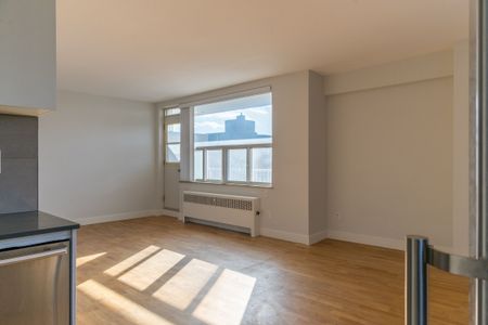 99 Tyndall Avenue - Photo 2