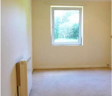 1 bedroom retirement property to rent - Photo 5