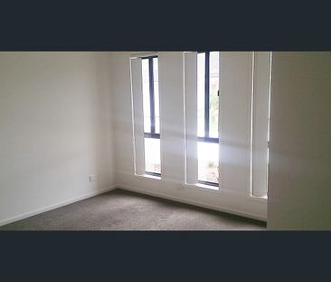 Whisper quiet location - Modern open design home - Photo 5