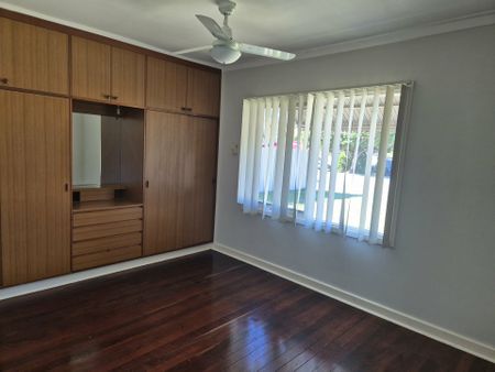 Well-Presented Family Home in a Convenient Location - Photo 2