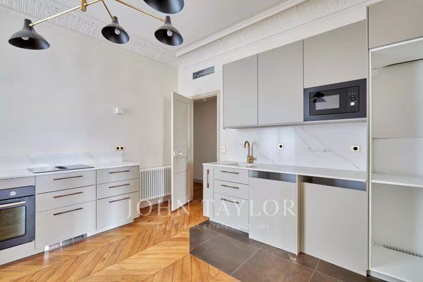 Appartement à louer Paris 6Ème - Odéon, Paris Rive Gauche, France21 000 EUR / Mois - Photo 1