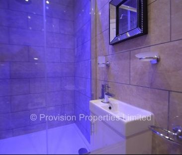 4 Bed 4 Bath Properties in Leeds - Photo 1