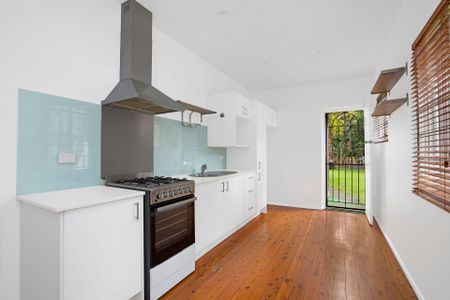 1/5 Todman Avenue, Kensington. - Photo 4