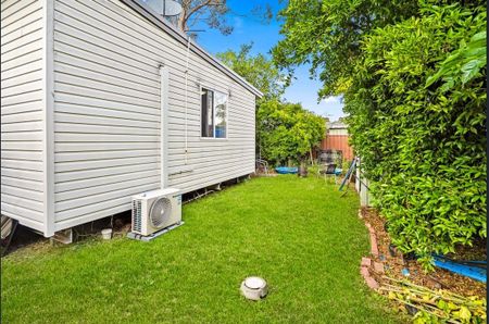 Modern 2-Bedroom Granny Flat in Prime Location - Photo 4