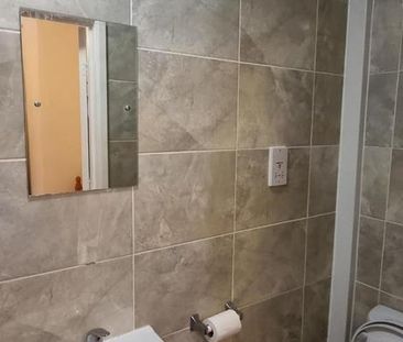 6 bedroom terraced house to rent - Photo 1