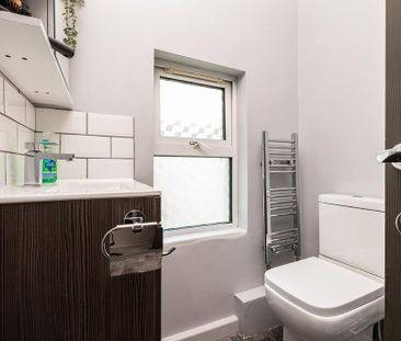 6 bedroom terraced house to rent - Photo 3