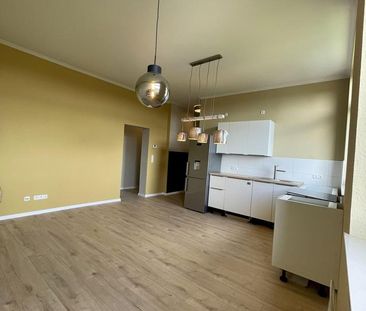 Frisch sanierter 4-Zi. Altbauwohnung, inkl. Küche - Photo 2