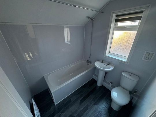3 bedroom terraced house to rent - Photo 1