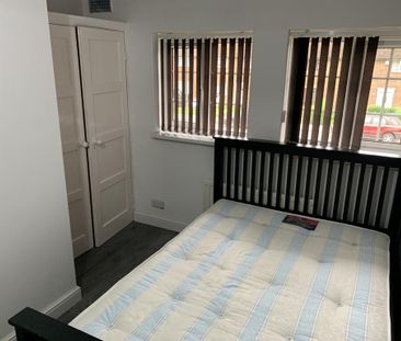 6 bedroom terraced house to rent - Photo 4