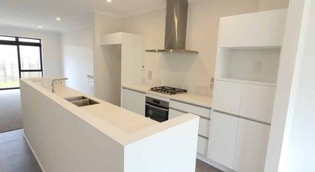 Fabulous Modern Terrace Home - Photo 3