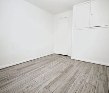 Warminster Gardens, London, SE25 4DN - Photo 6