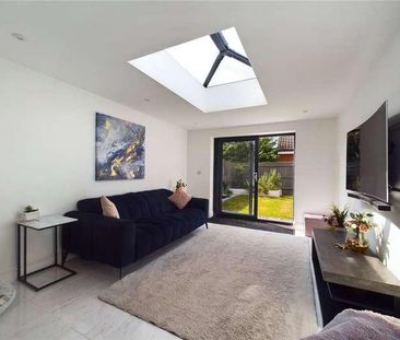 Albert Close, Spencers Wood, Reading, Berkshire, RG7 - Photo 1